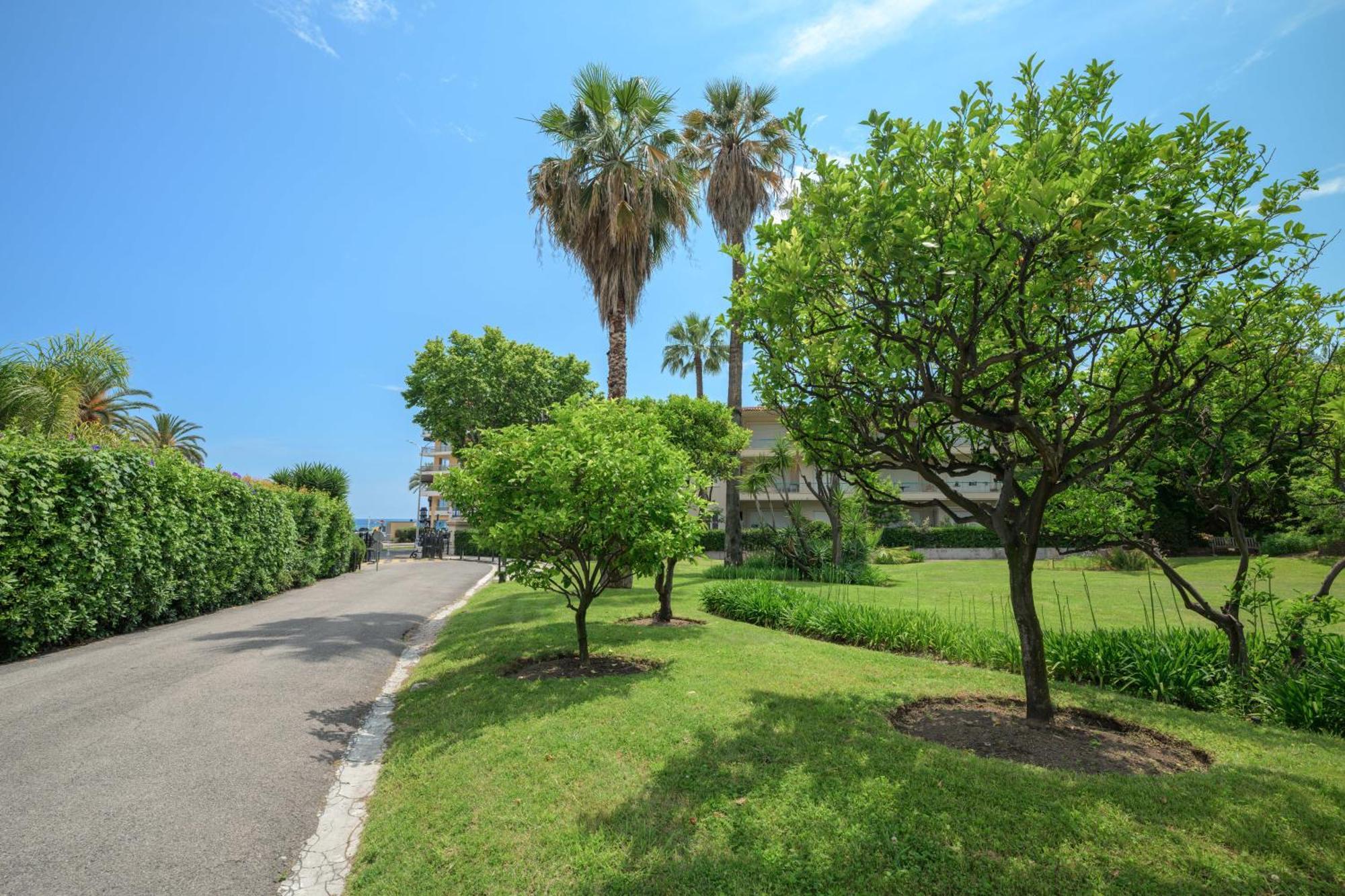 Le Coq Tersling - Residential Parking - Ac - Sea View Daire Menton Dış mekan fotoğraf